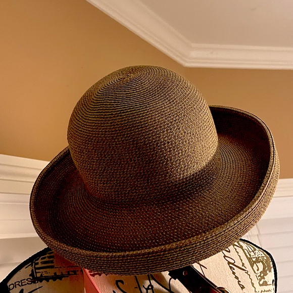 Eric Javits Tan Wide-Brimmed Sun Hat - Picture 8 of 10